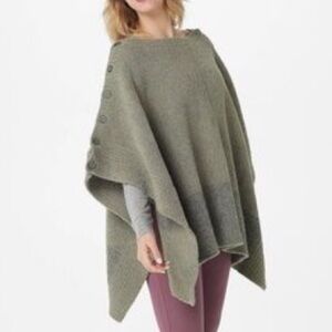 Barefoot Dreams Eucalyptus Agave CozyChic Coastline Poncho Size OS